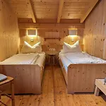 בית נופש Gemuetliches Almhaus Auf 1800m Mit Sauna, Kamin Und Bergpanorama